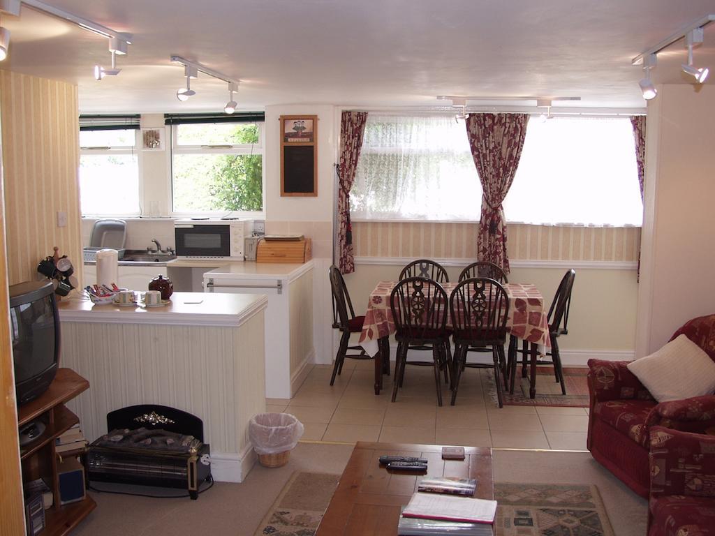 The Coach House Villa Ledbury Room photo