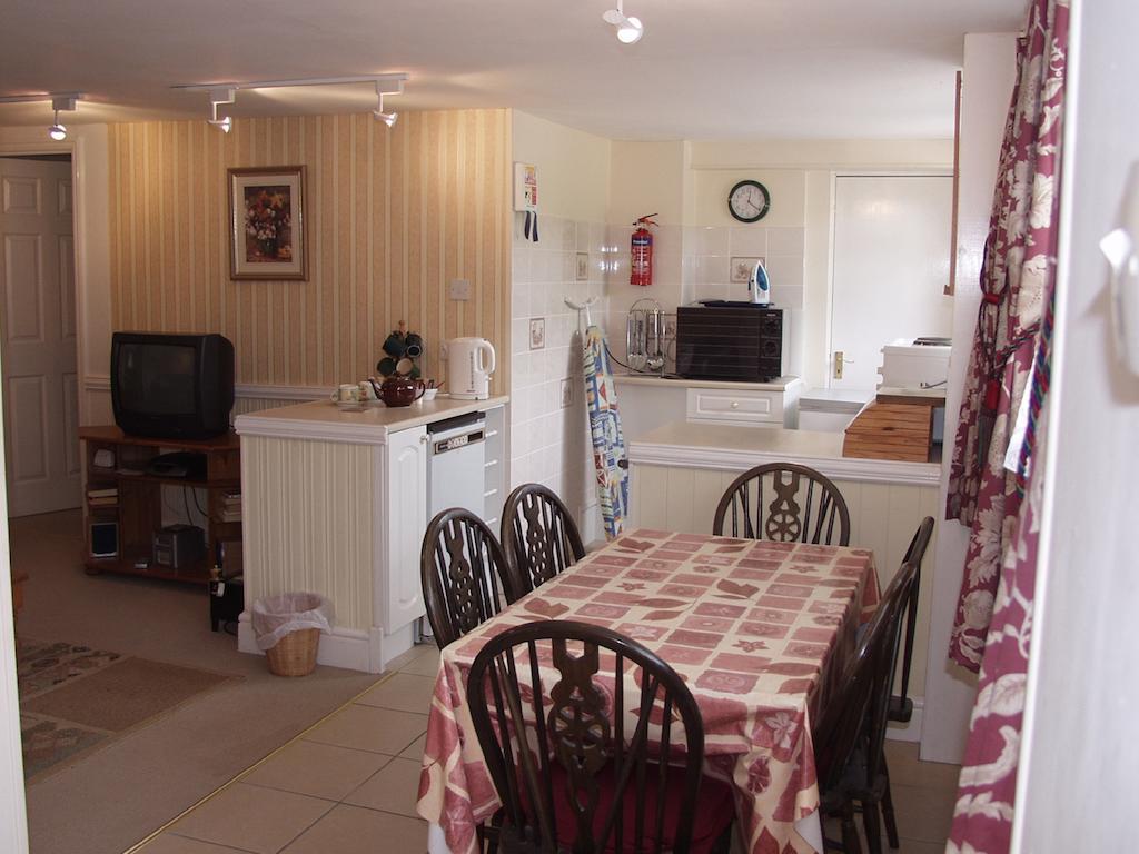 The Coach House Villa Ledbury Room photo