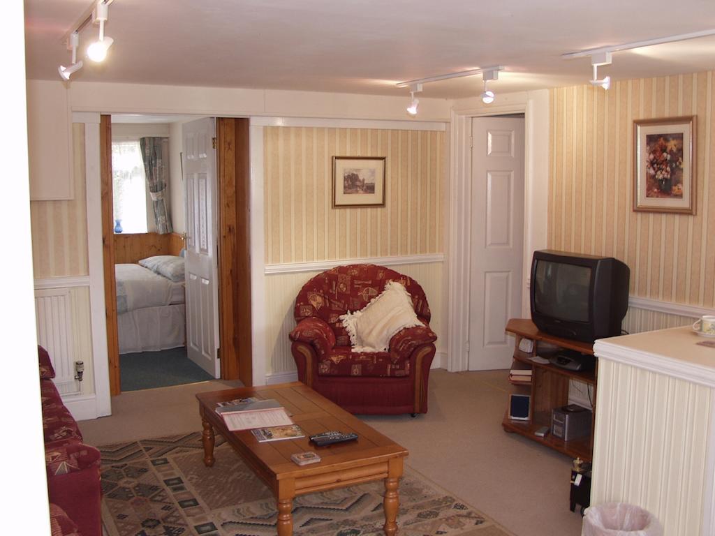 The Coach House Villa Ledbury Room photo